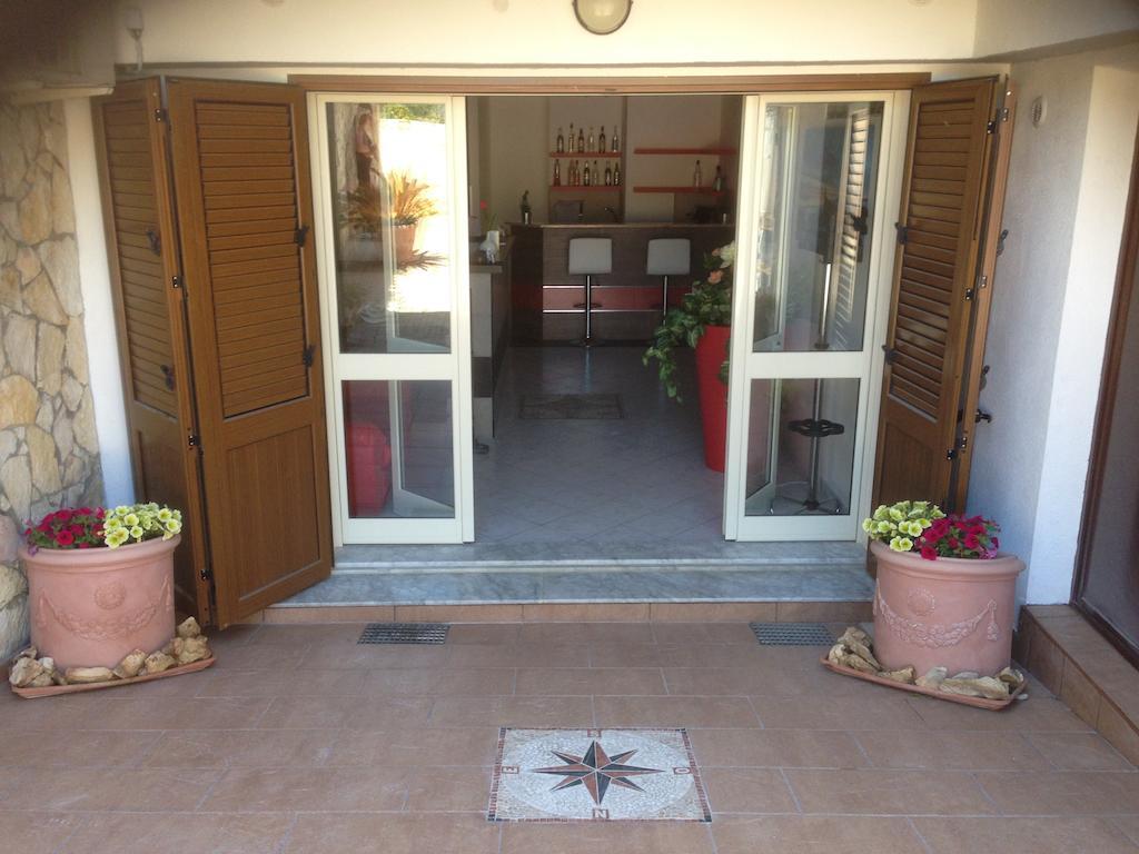 Perla Del Mare Affittacamere Campofelice Di Roccella Exterior photo